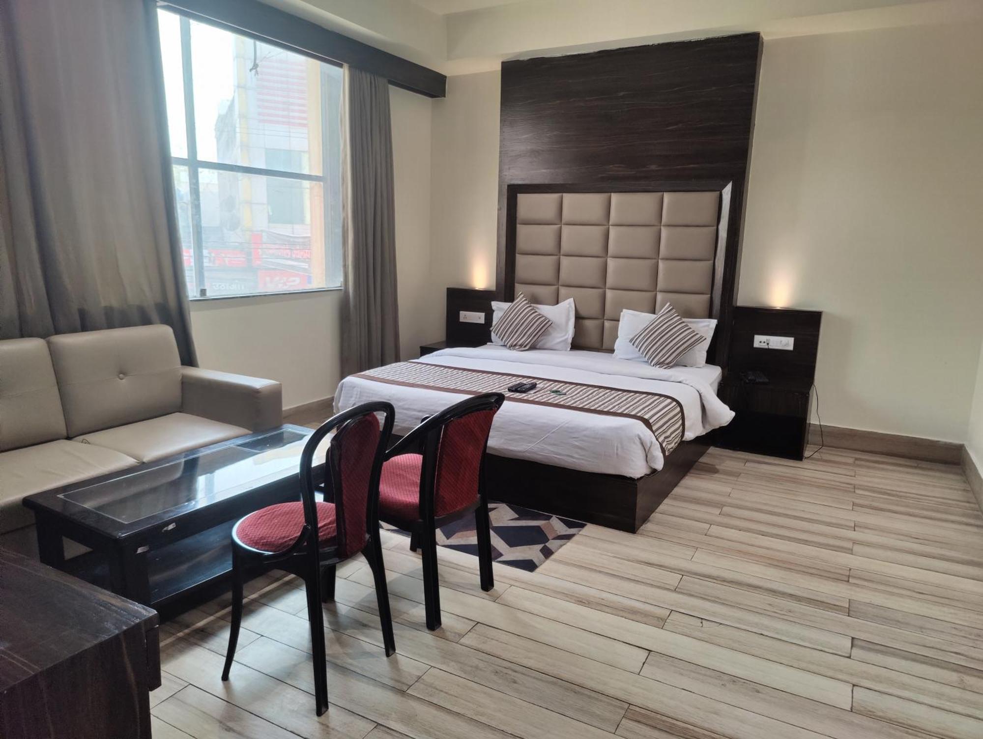 Hotel Sanjay Galaxy,كانبور المظهر الخارجي الصورة
